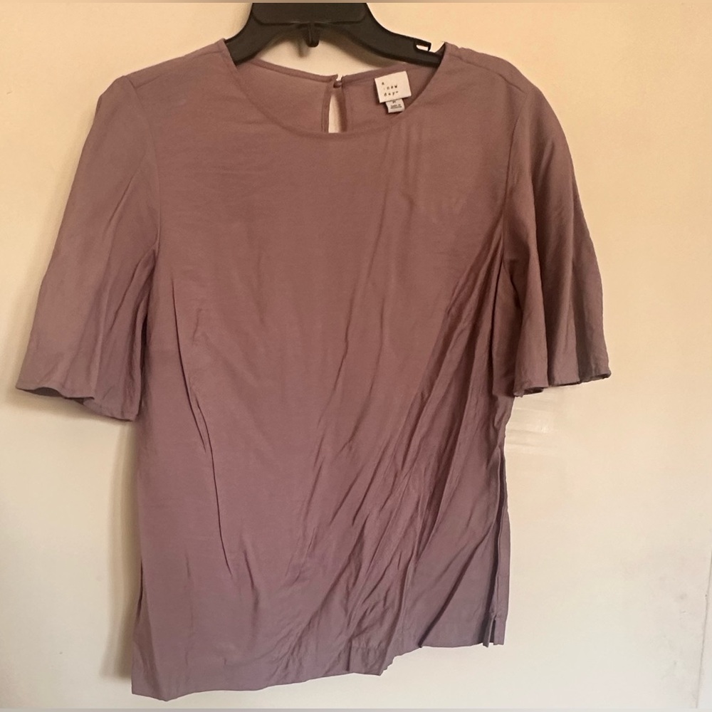 Top with Flutter sleeves